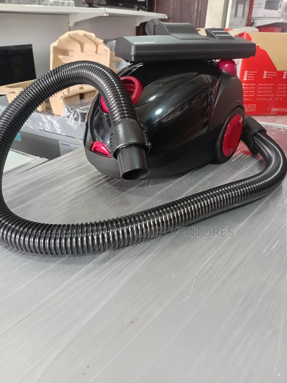 Keep Every Corner Spotless With the Decakila Vacuum Cleaner
