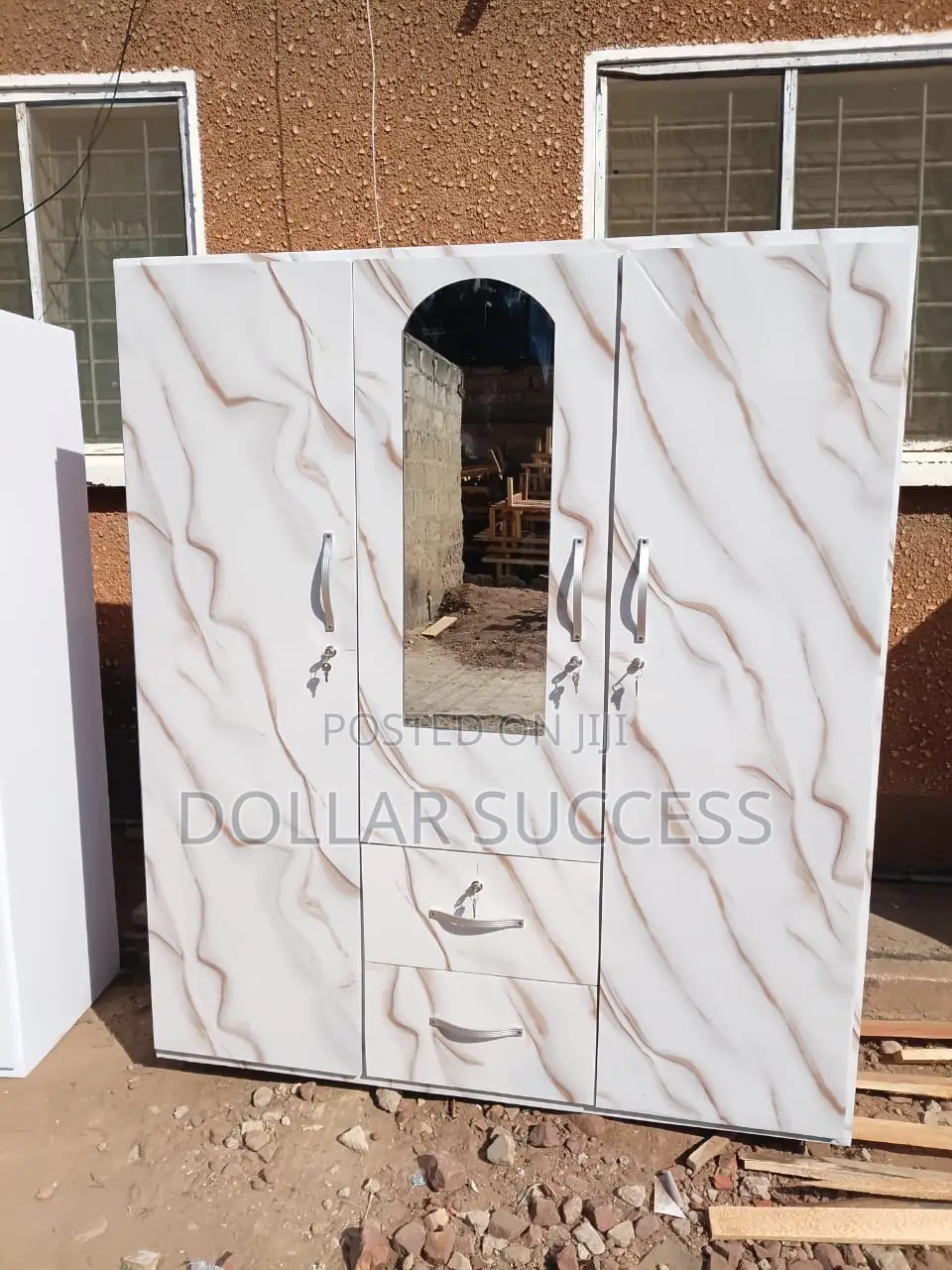 Neat Affordable 3 in 1 Wardrobe