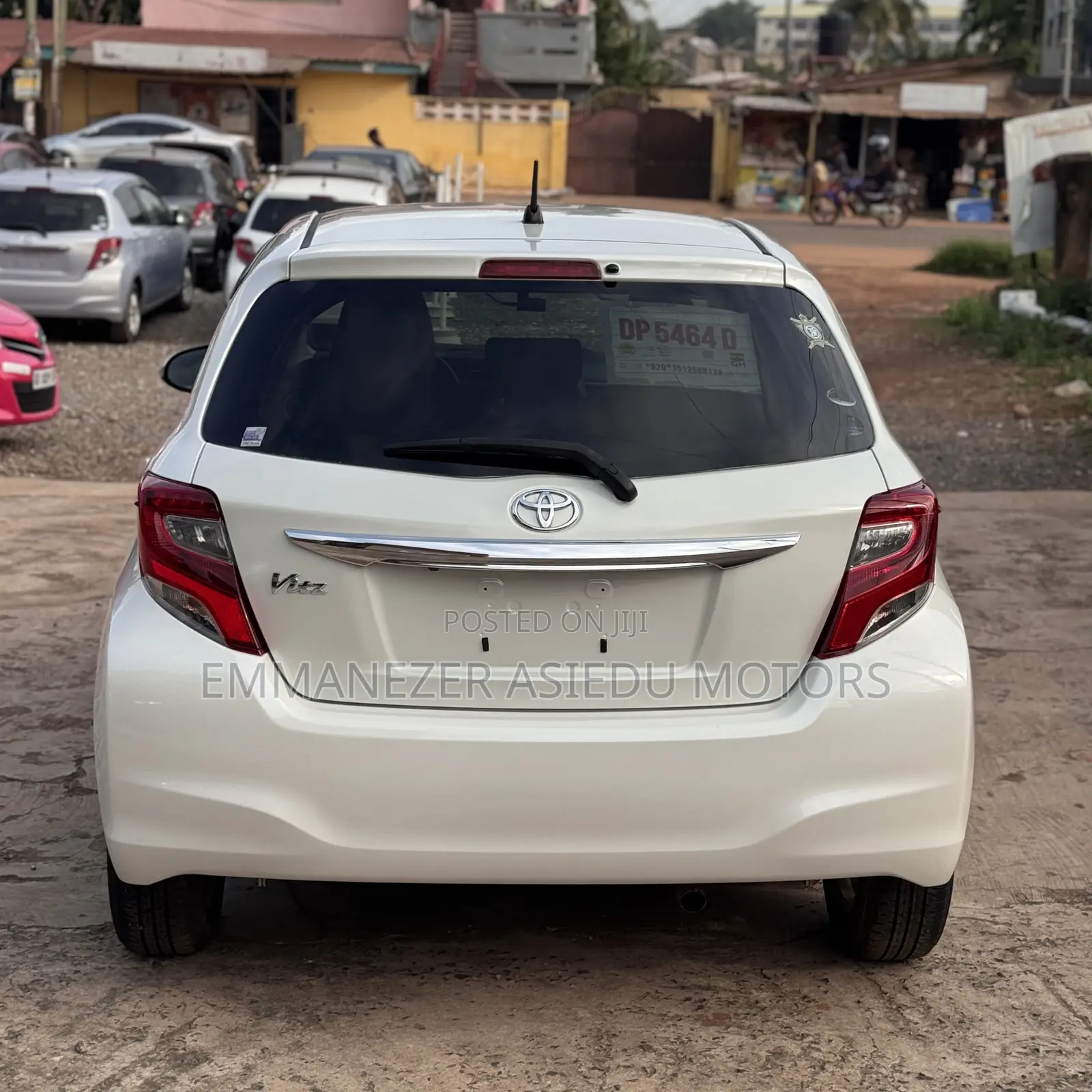 Toyota Vitz 1.3 FWD 5dr 2015 Pearl