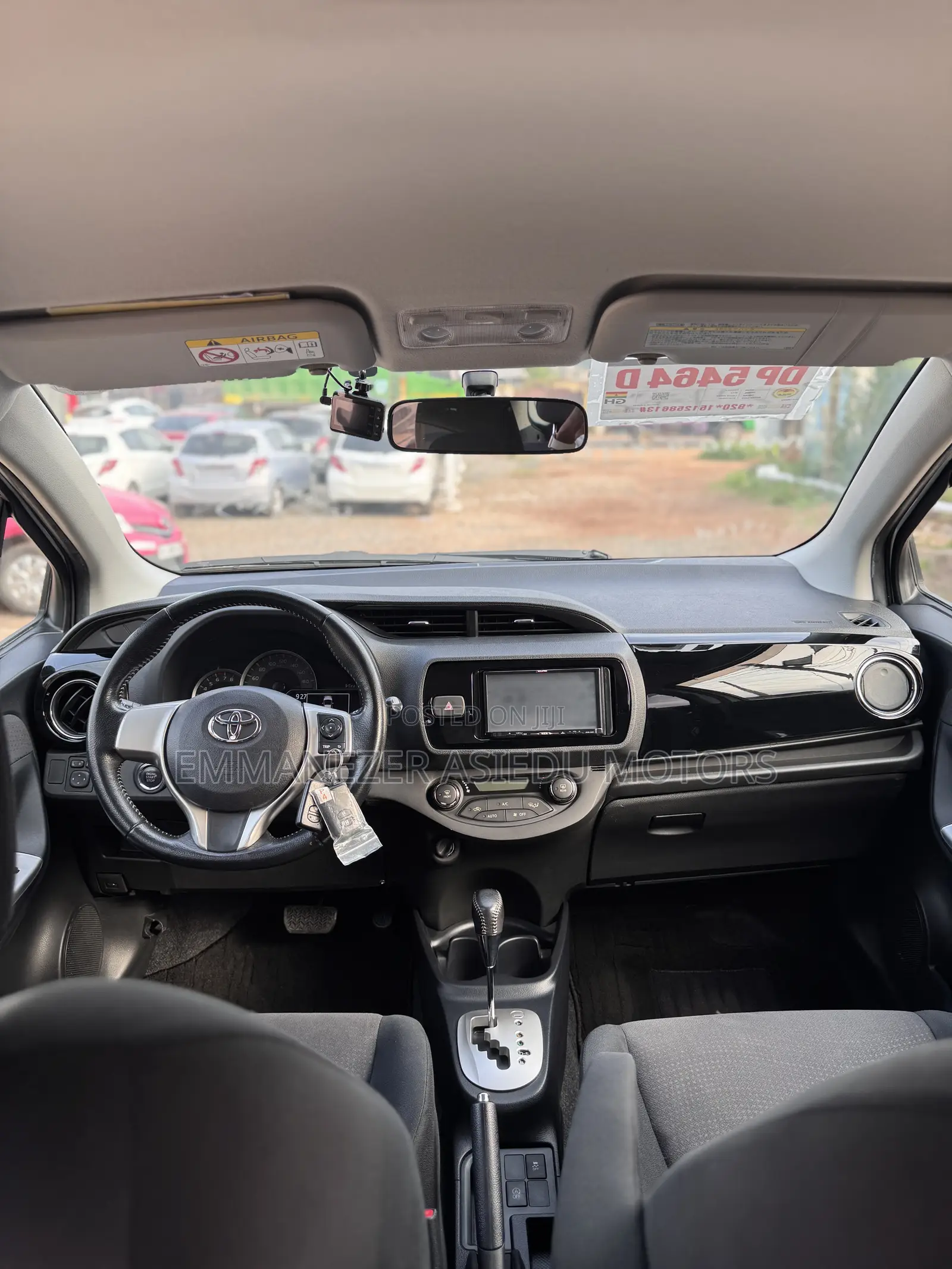Toyota Vitz 1.3 FWD 5dr 2015 Pearl