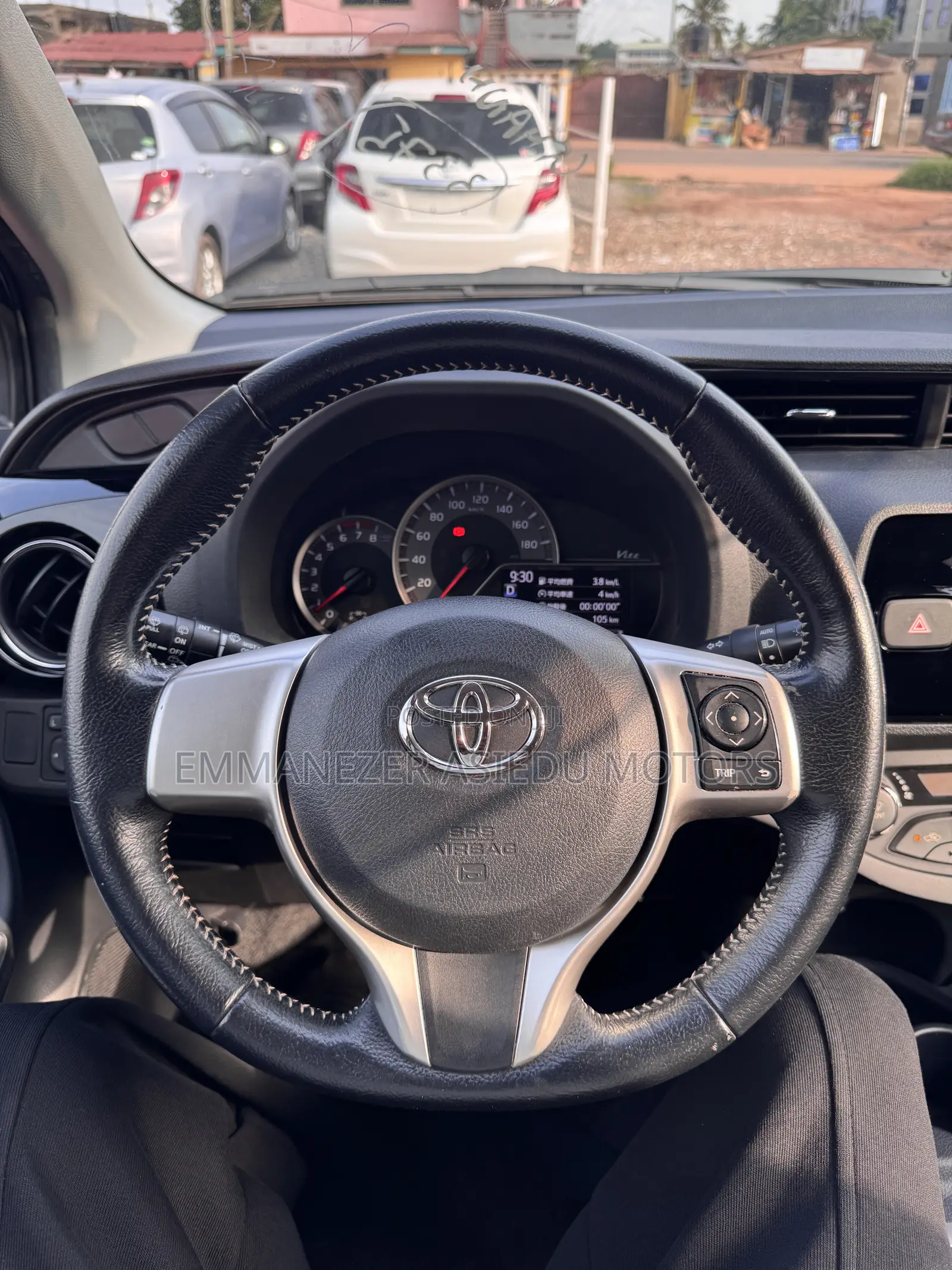 Toyota Vitz 1.3 FWD 5dr 2015 Pearl