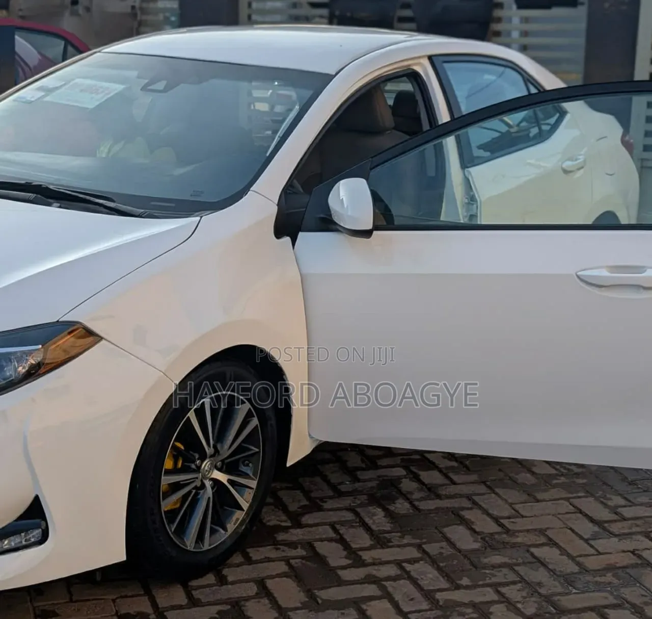 Toyota Corolla LE ECO 4dr Sedan (1.8L 4cyl CVT) 2017 White