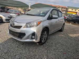 Toyota Yaris SE Hatchback 5dr 2013 Silver