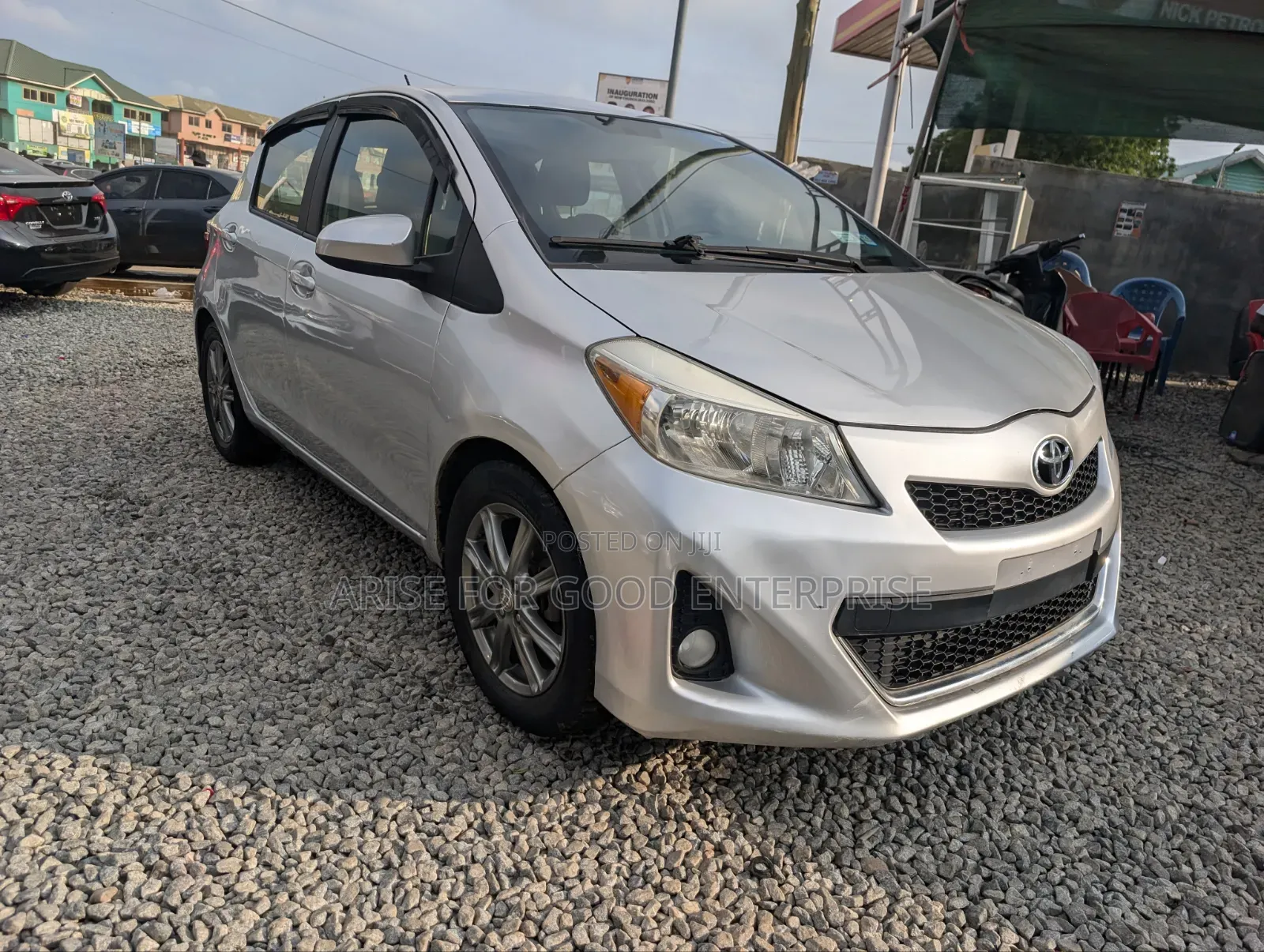 Toyota Yaris SE Hatchback 5dr 2013 Silver
