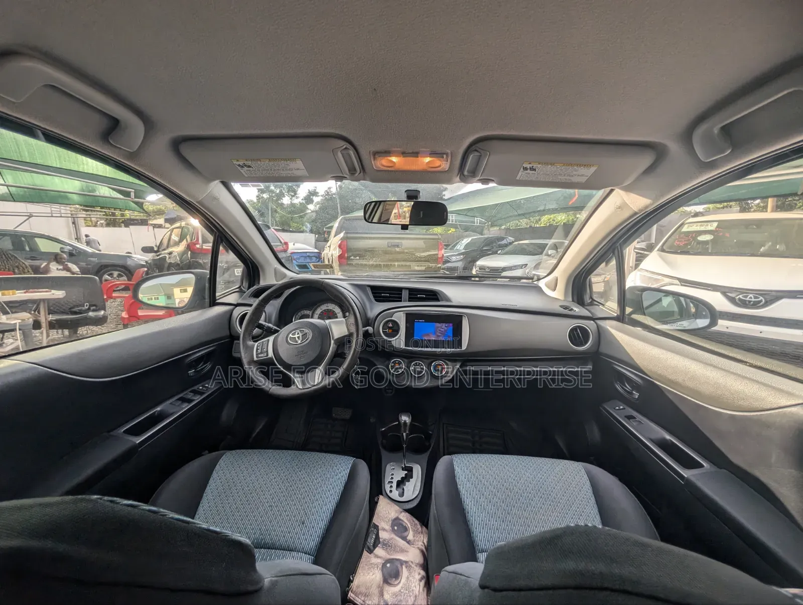 Toyota Yaris SE Hatchback 5dr 2013 Silver