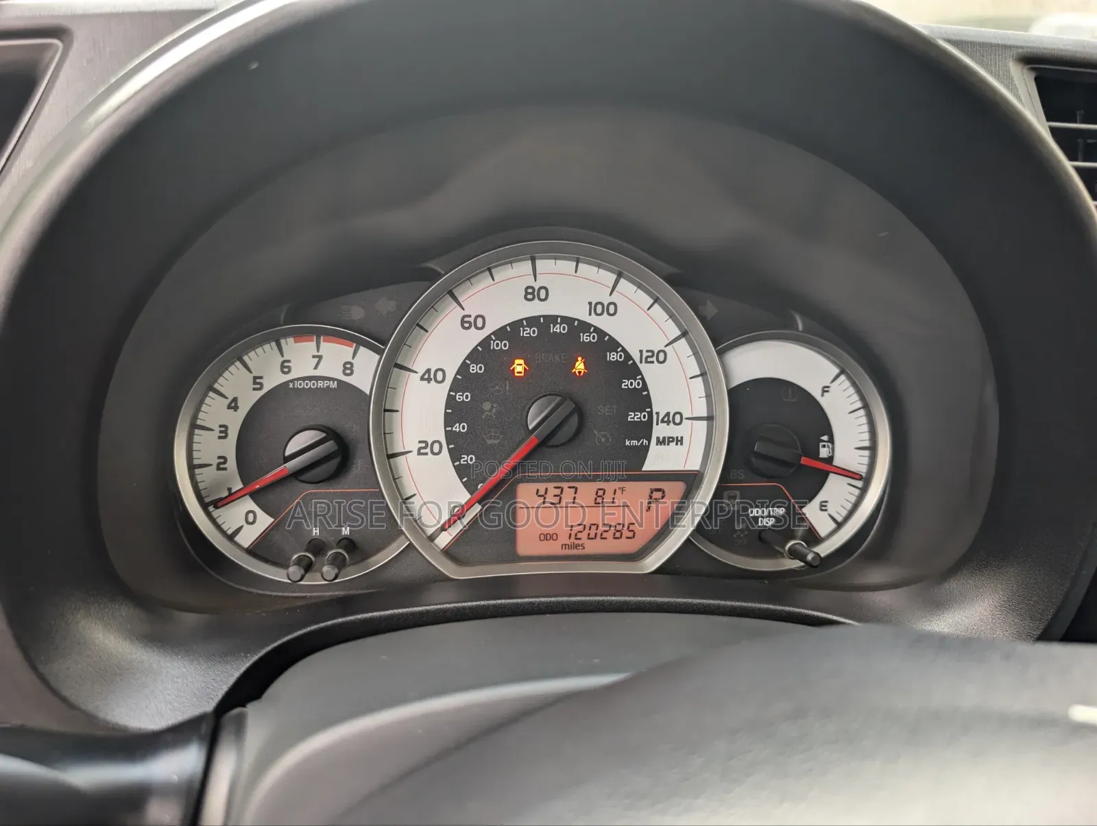 Toyota Yaris SE Hatchback 5dr 2013 Silver