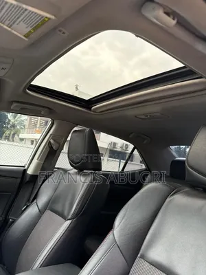 Toyota Corolla XSE 4dr Sedan (1.8L 4cyl CVT) 2017 White
