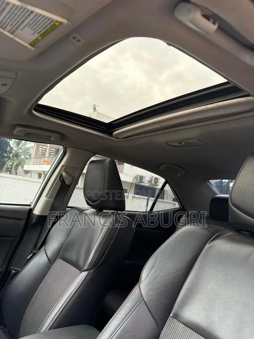 Toyota Corolla XSE 4dr Sedan (1.8L 4cyl CVT) 2017 White