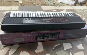 Yamaha PSR-E383 61-Key Portable Keyboard