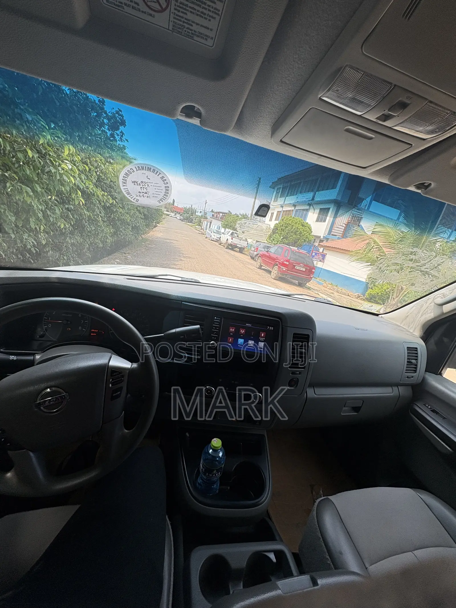 Nissan Caravan (Urvan) 2019 White