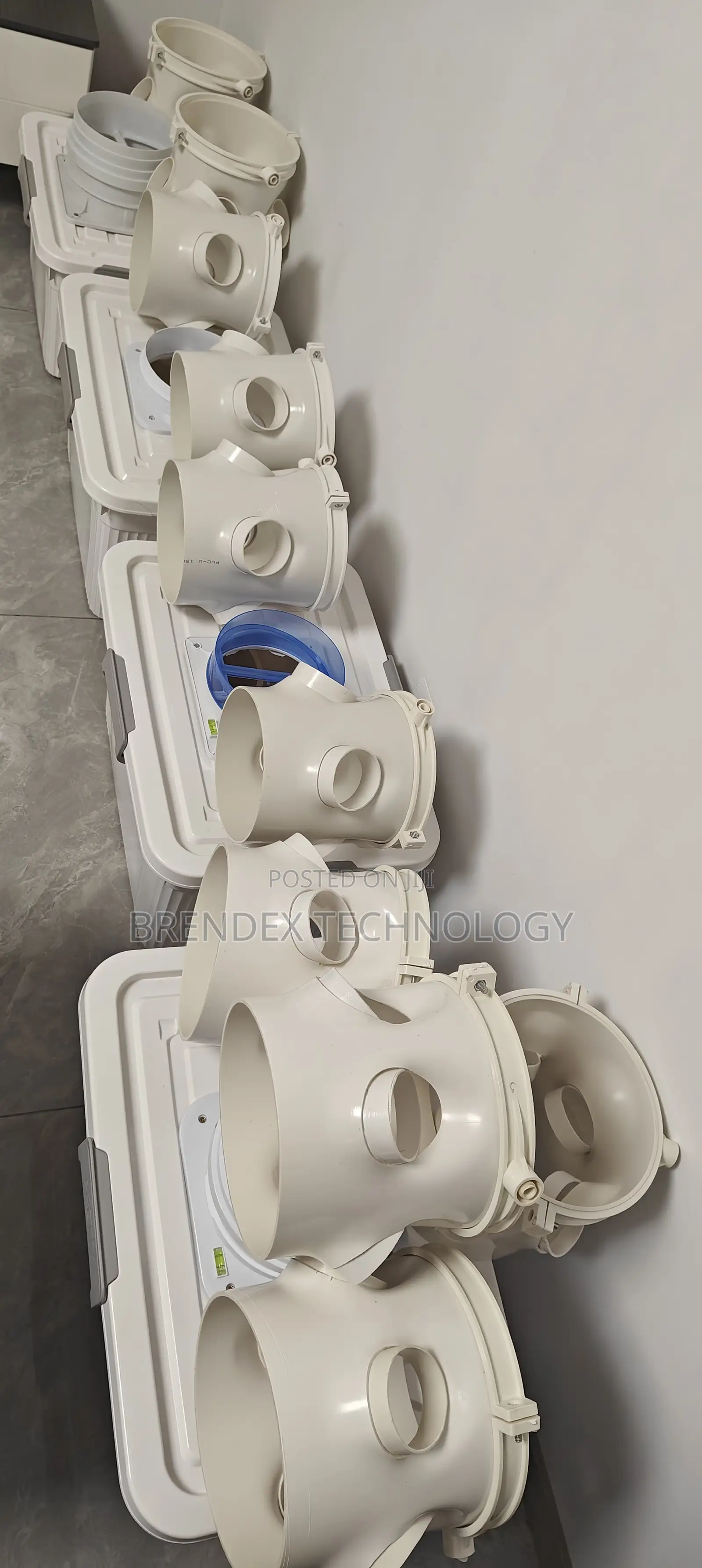 All-in-One Smart Hydroponic Towers for Vertical Farming - 16 Pot Model