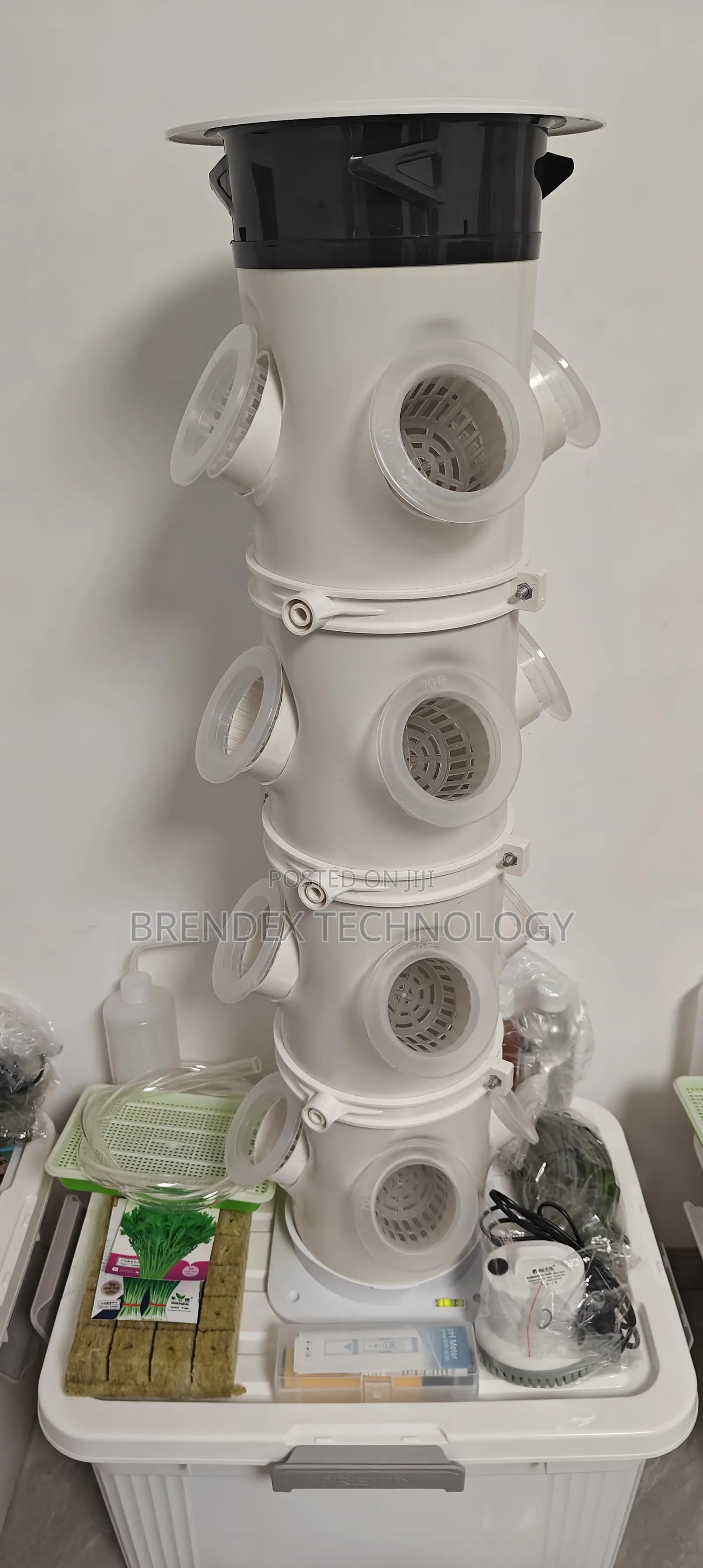 All-in-One Smart Hydroponic Towers for Vertical Farming - 16 Pot Model