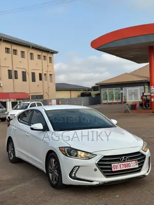 Hyundai Elantra SE Sedan FWD (2.0L 4cyl 6M) 2017 White