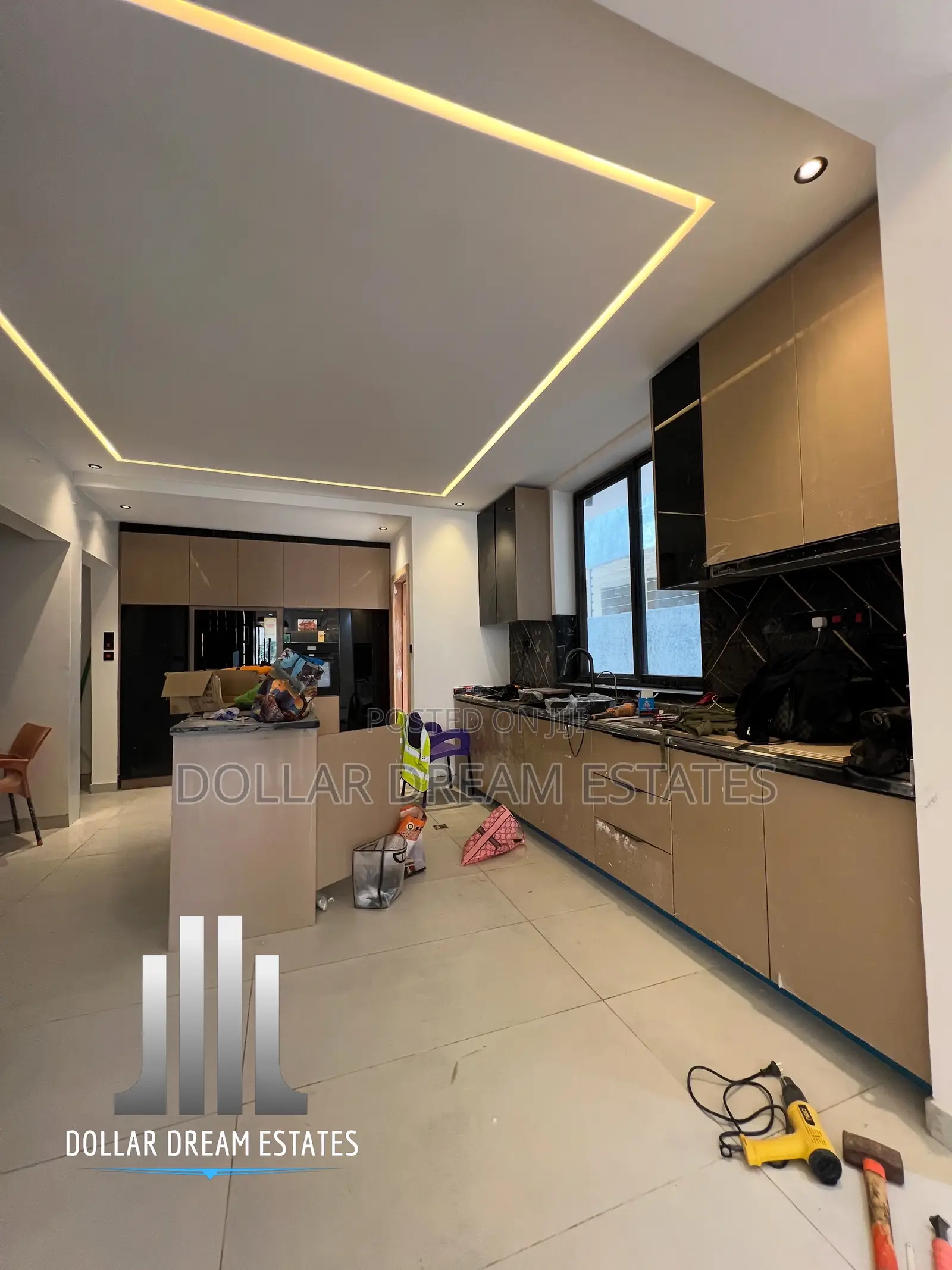5bdrm House in Adenta for sale