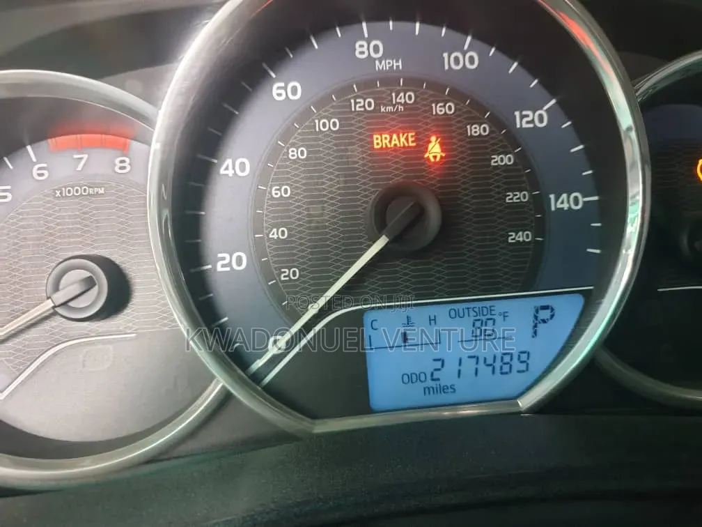 Toyota Corolla 2015 Silver