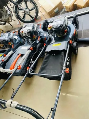 High Speed 4 Horsepower Leo Lawn Mowers