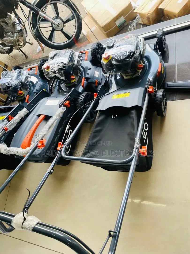 High Speed 4 Horsepower Leo Lawn Mowers