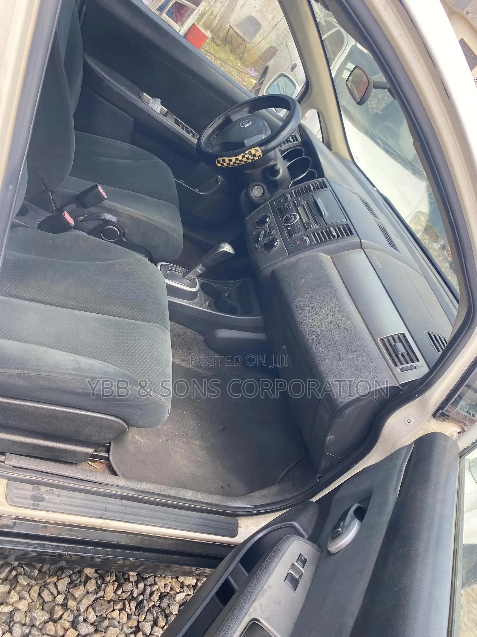 Nissan Versa 2009 White