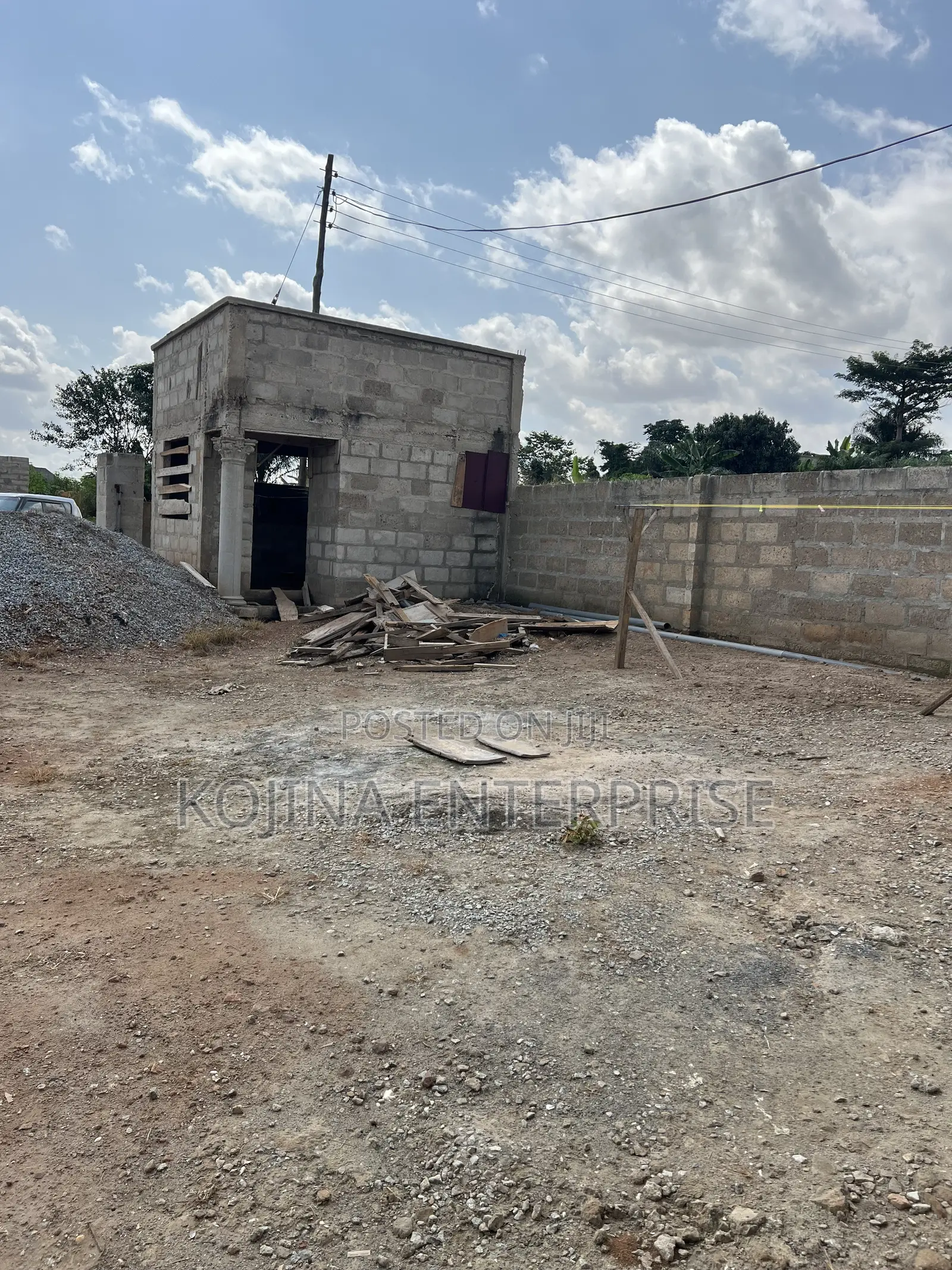 3bdrm House in Kwaaso, Kumasi Metropolitan for sale