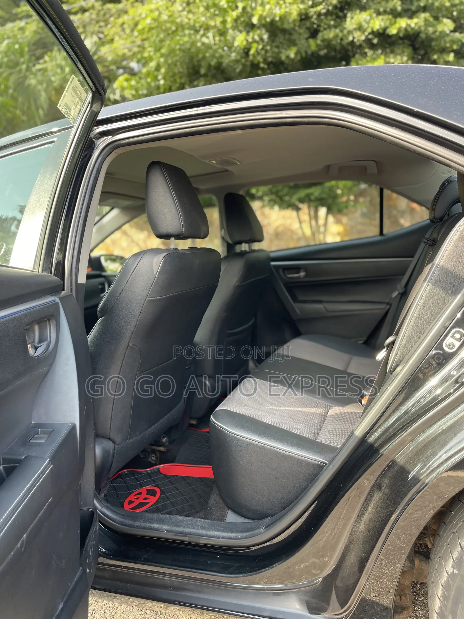 Toyota Corolla S 4dr Sedan (1.8L 4cyl CVT) 2015 Black