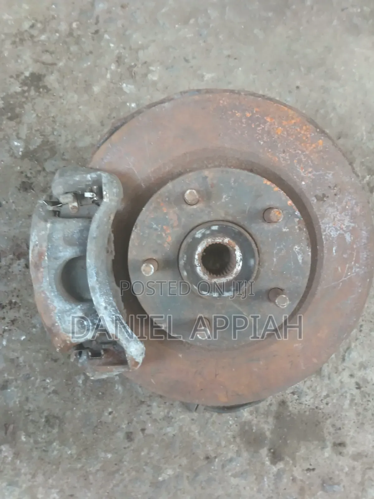 Nissan Sentra (2008 - 2012) Front Hub