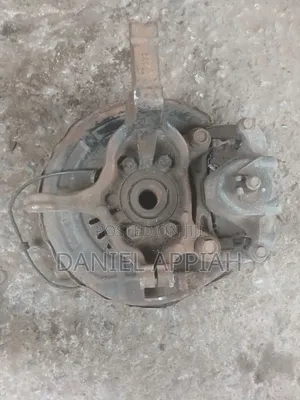 Nissan Sentra (2008 - 2012) Front Hub