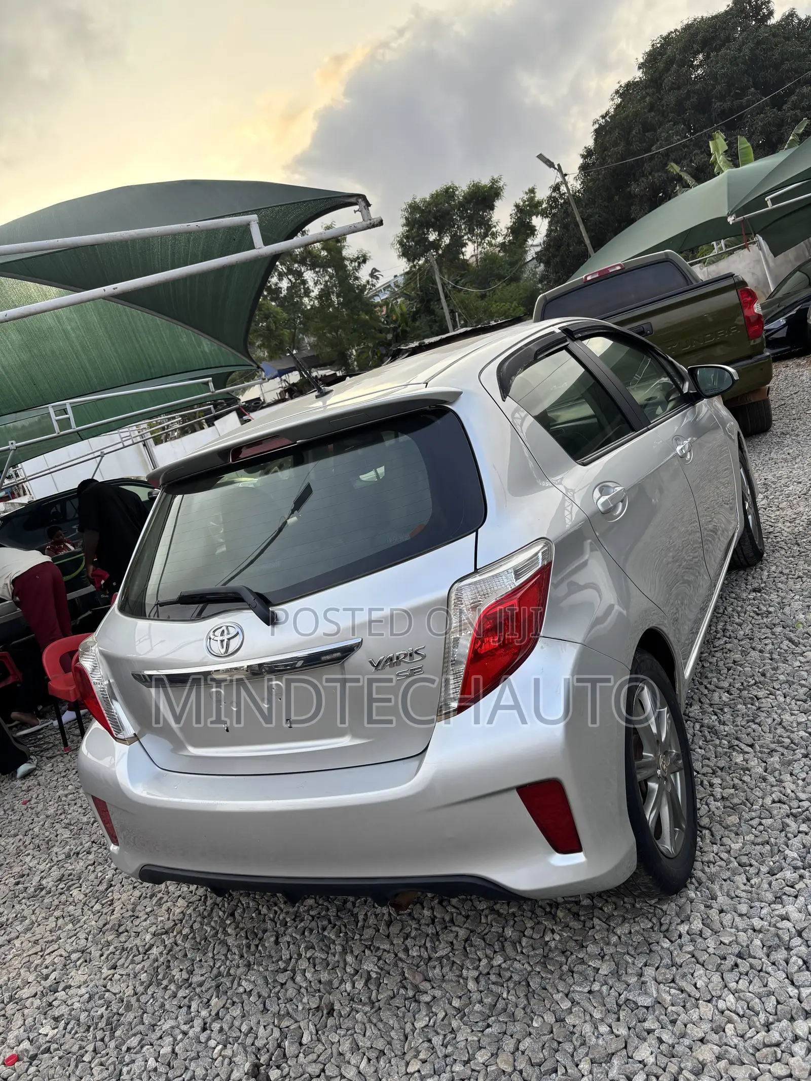Toyota Yaris SE Hatchback 5dr 2013 Silver