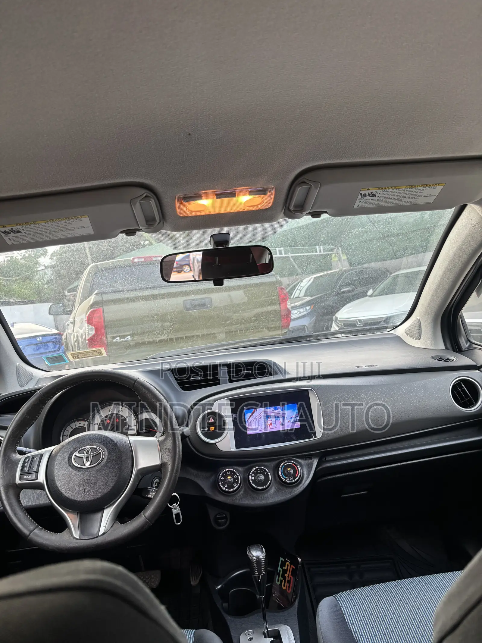 Toyota Yaris SE Hatchback 5dr 2013 Silver