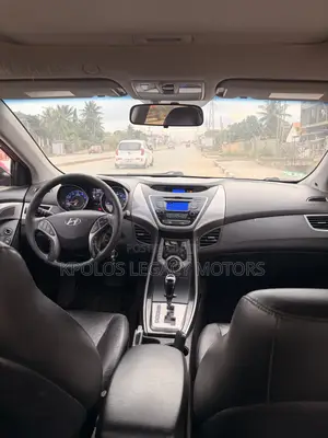 Hyundai Elantra Limited Sedan FWD (1.8L 4cyl 6A) 2013 Red