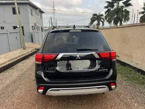 Mitsubishi Outlander 2019 Black