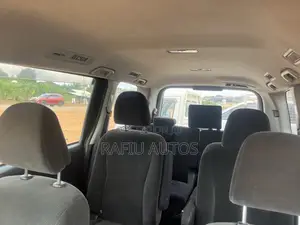 Toyota Voxy 2012