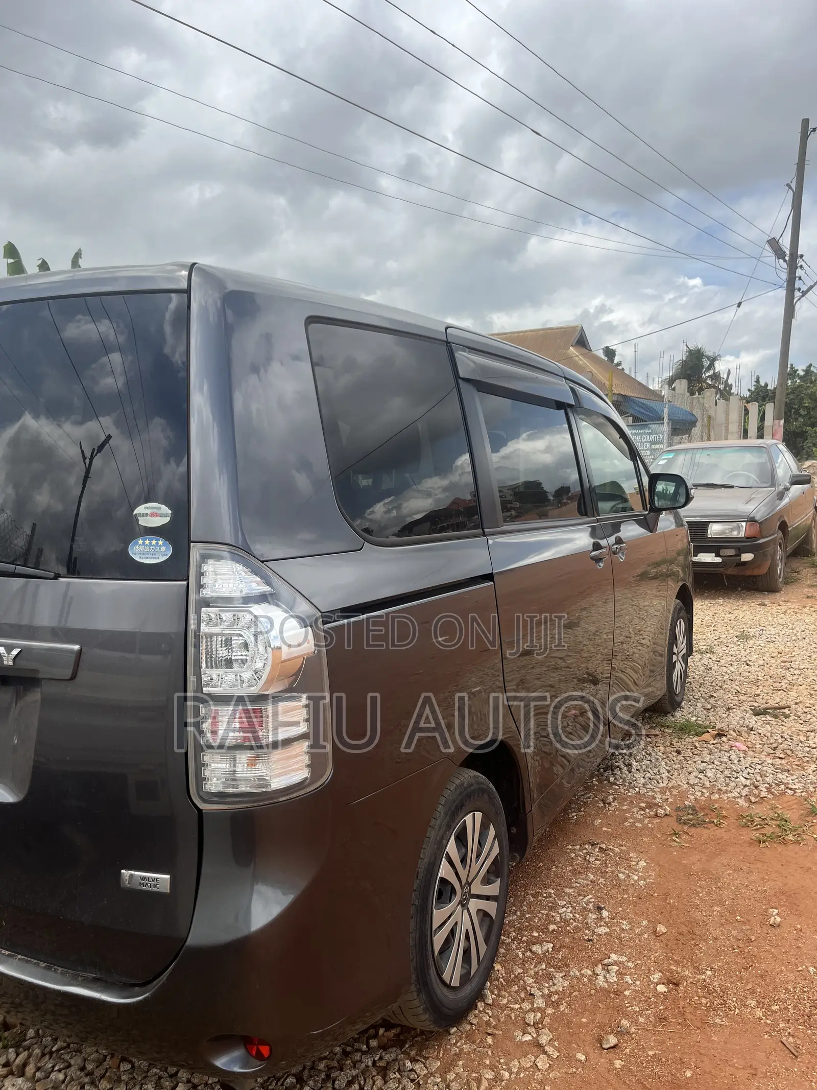 Toyota Voxy 2012