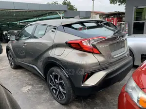 Toyota C-HR 2021 Brown