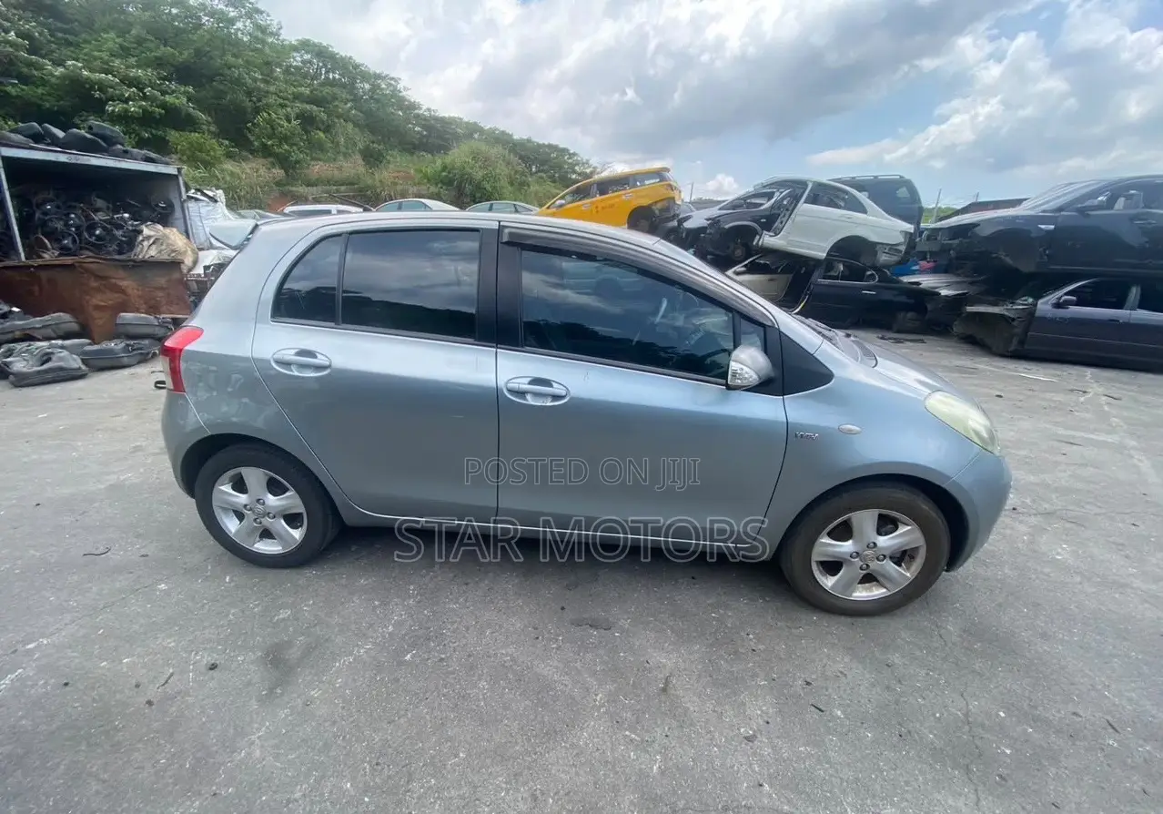 Toyota Yaris Base Hatchback 3dr 2010 Blue