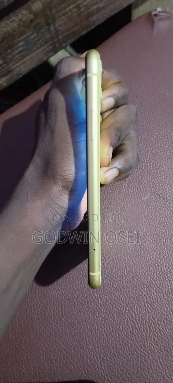 Apple iPhone 11 128 GB Yellow