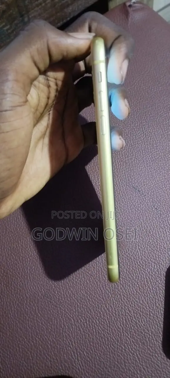 Apple iPhone 11 128 GB Yellow