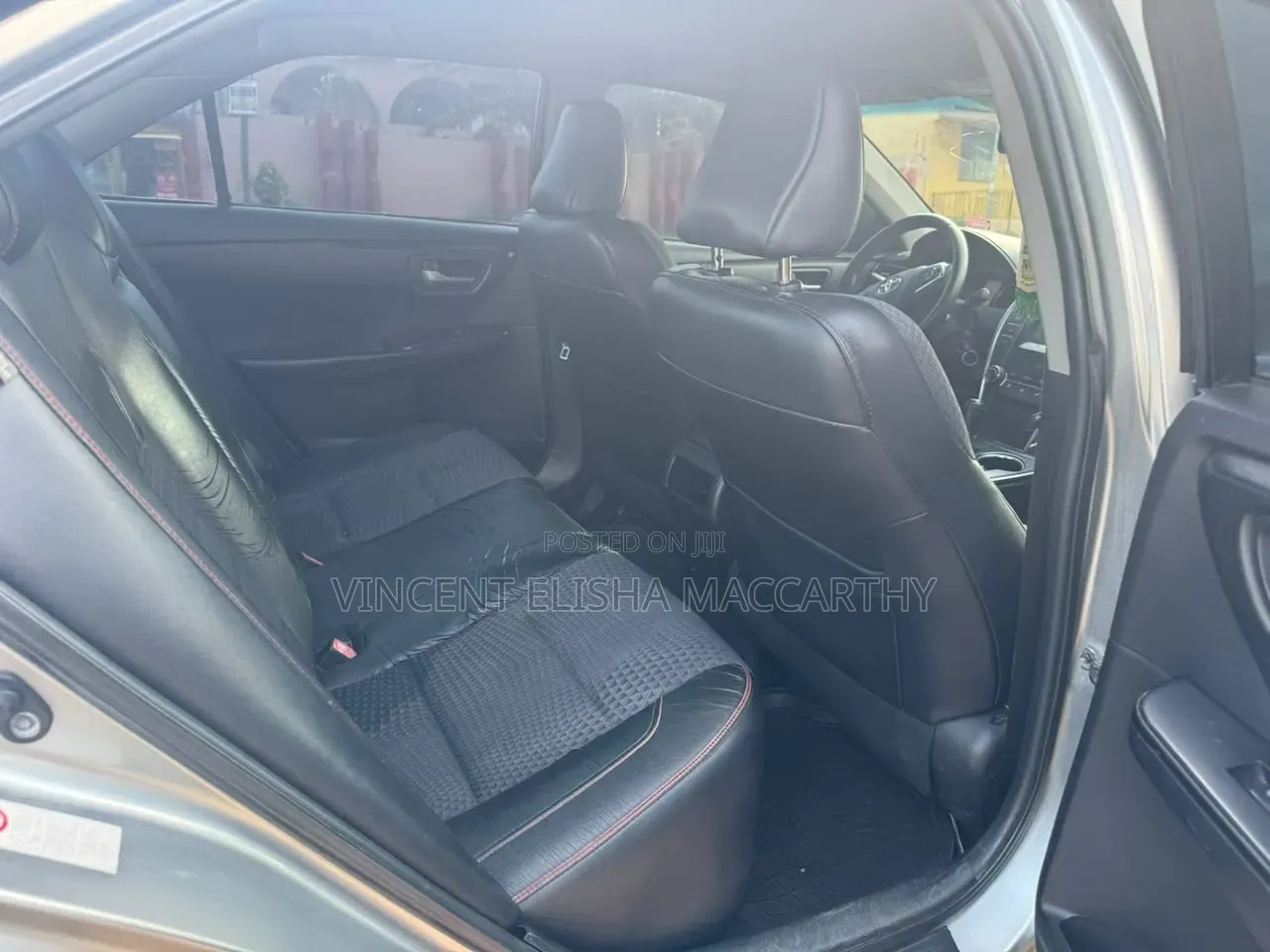 Toyota Camry SE 4dr Sedan (2.5L 4cyl 6A) 2015 Silver
