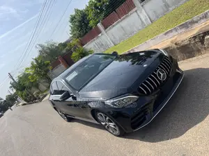 Mercedes-Benz C300 Luxury Sedan RWD (2.0L 4cyl 7A) 2017 Black