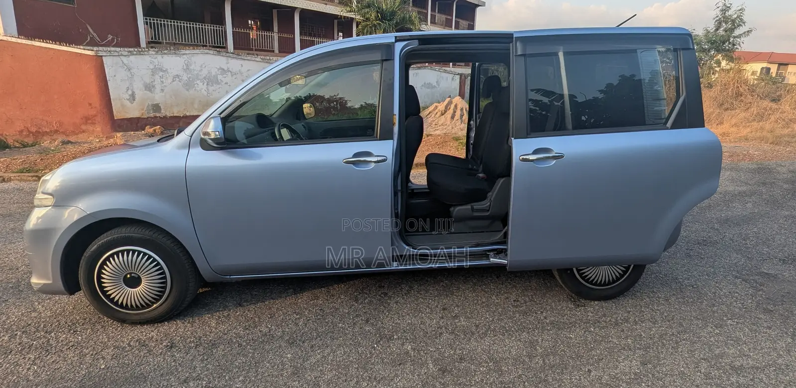 Toyota Sienta 2013 Blue