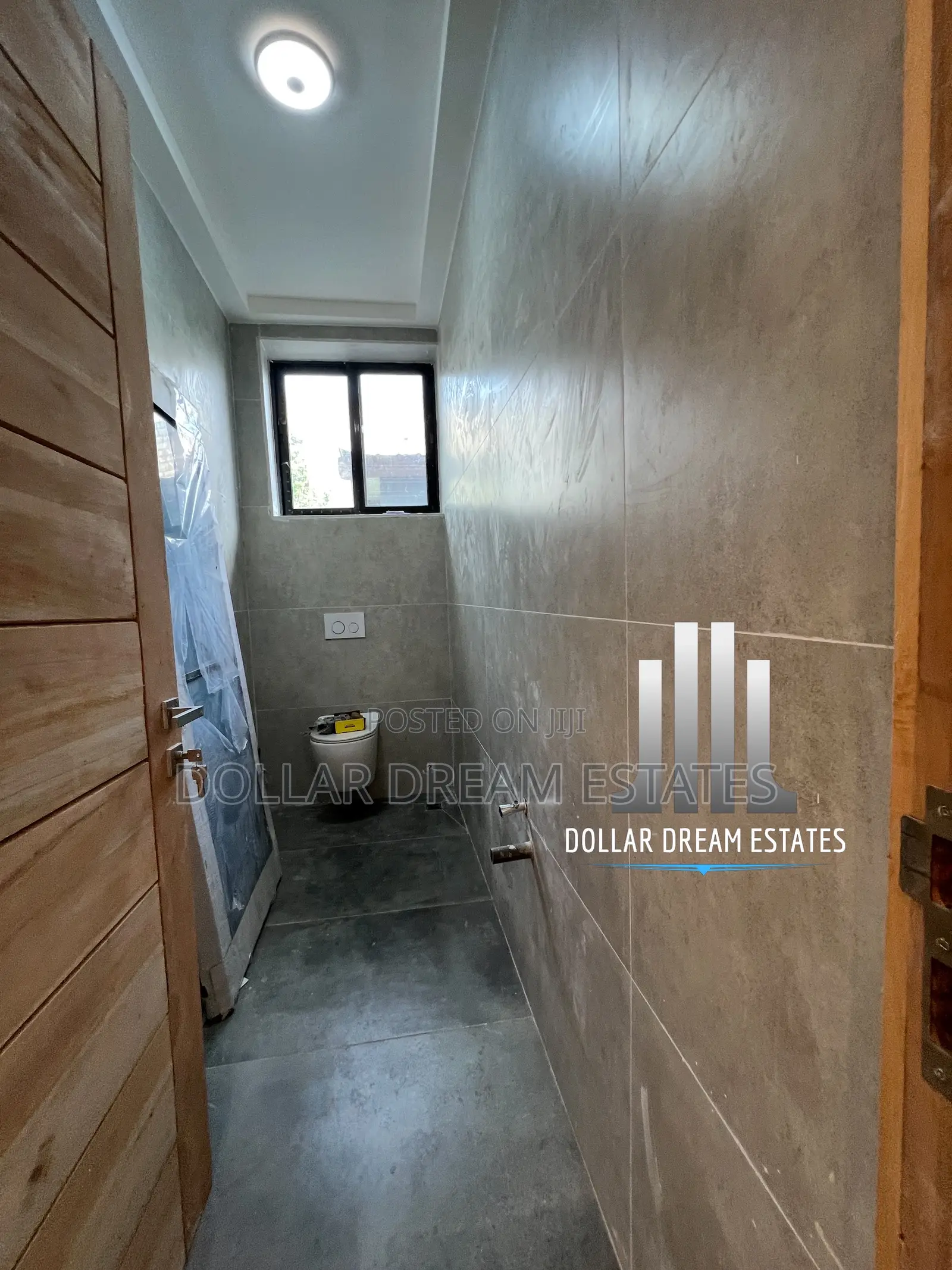 5bdrm House in Adenta for sale