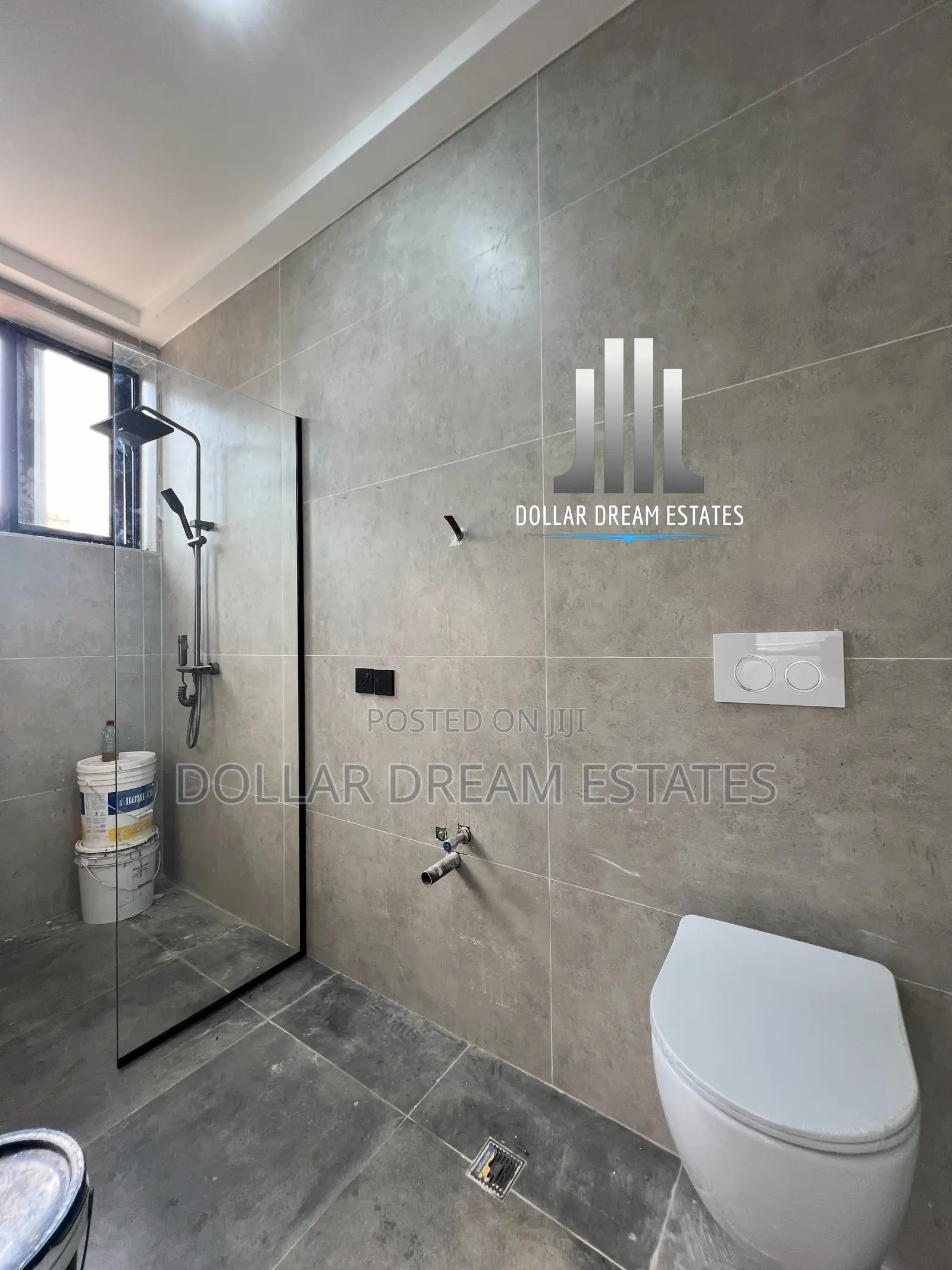 5bdrm House in Adenta for sale