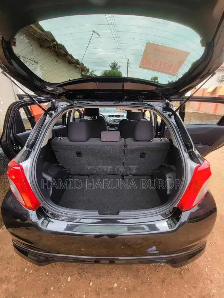 Toyota Vitz 1.3 FWD 5dr 2013 Black