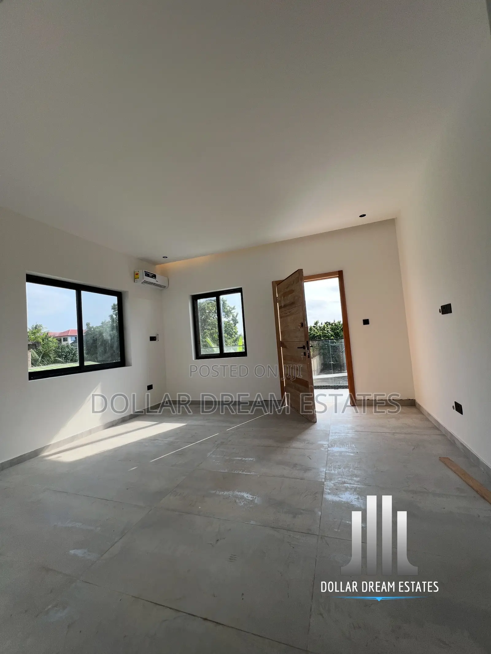 5bdrm House in Adenta for sale