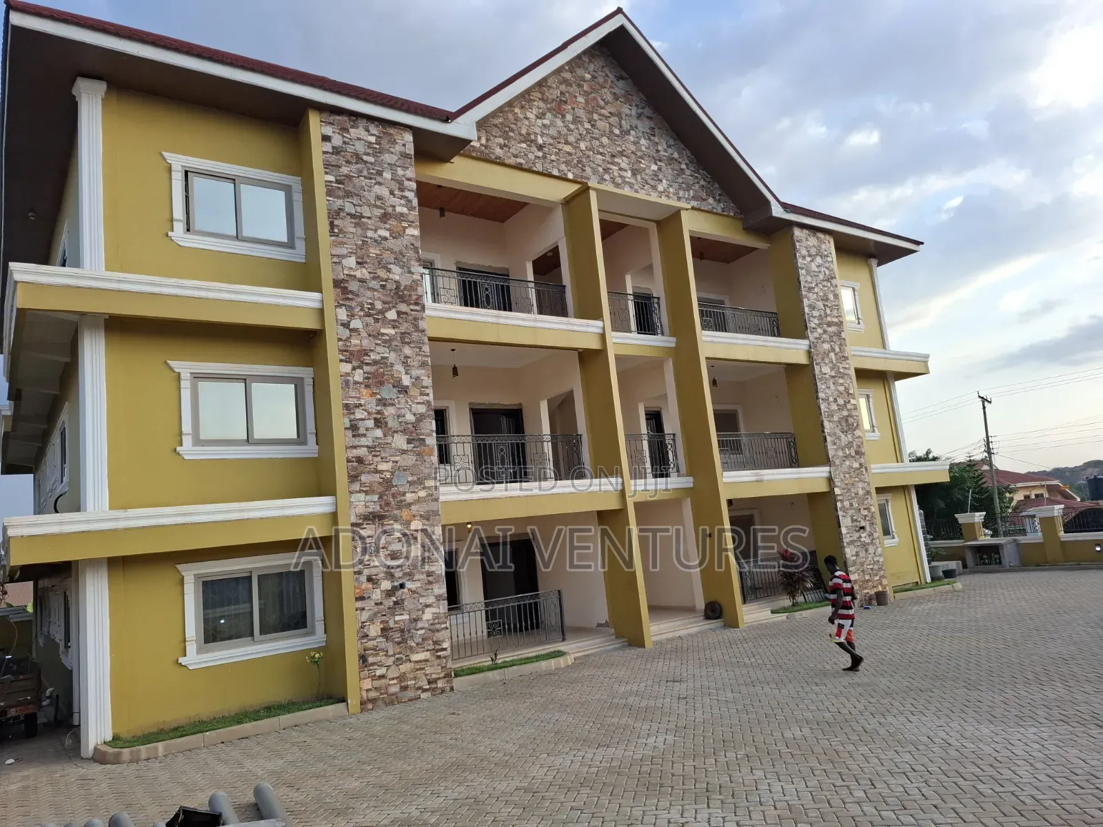 2bdrm Apartment in Ahodwo Daban, Kumasi Metropolitan for rent