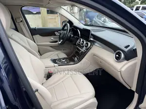 Mercedes-Benz GLC-Class 2019 Blue
