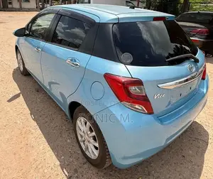 Toyota Vitz 1.3 FWD 5dr 2015 Blue