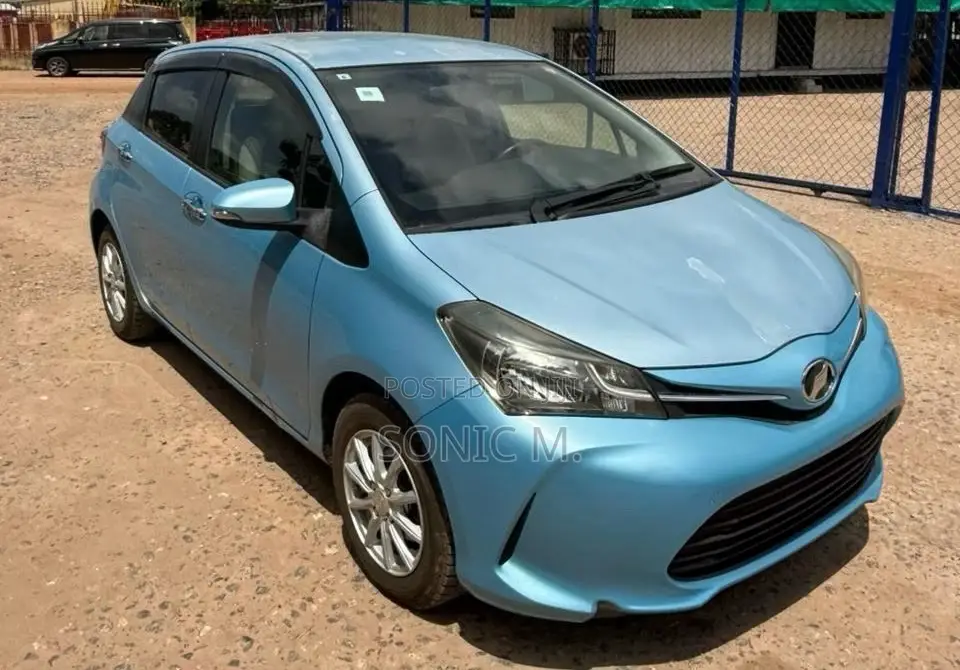 Toyota Vitz 1.3 FWD 5dr 2015 Blue