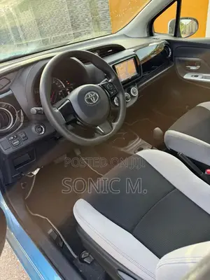 Toyota Vitz 1.3 FWD 5dr 2015 Blue