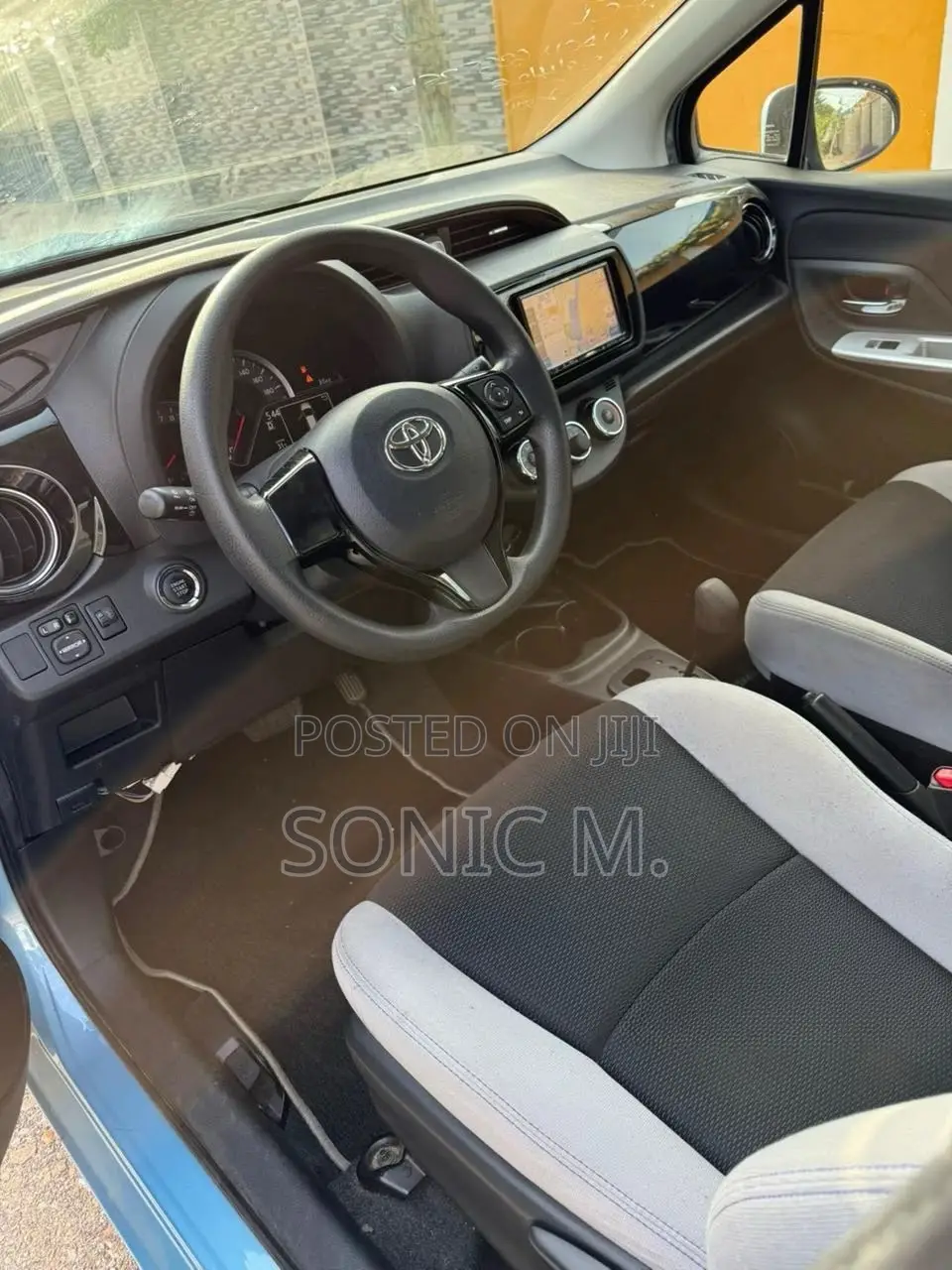 Toyota Vitz 1.3 FWD 5dr 2015 Blue