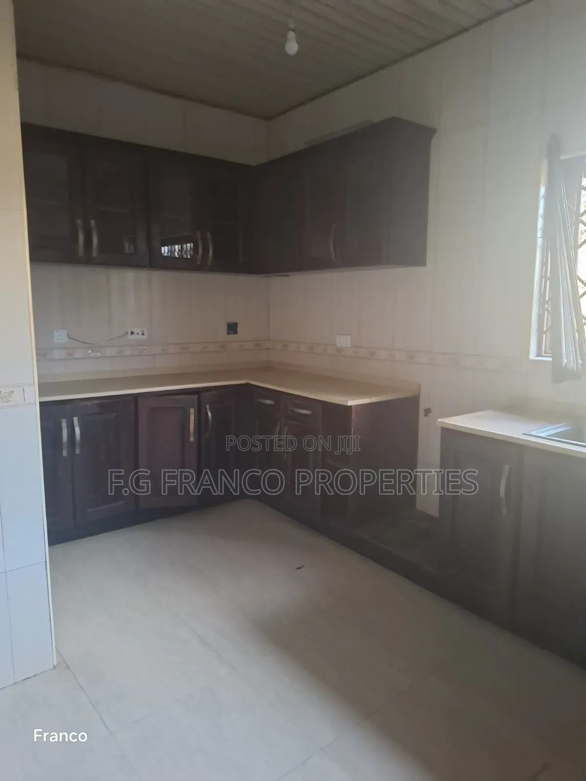 4bdrm House in Kg Franco Properties, Baatsona Total for sale